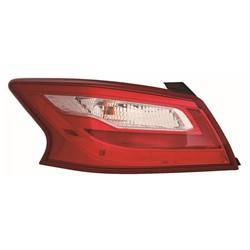 LKQ - 2017-2018 Nissan Altima Driver's Outer Tail Light Assembly