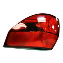 LKQ - 2004-2005 Toyota Sienna Passenger's Outer Tail Light Assembly