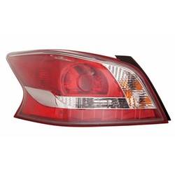 2013 Nissan Altima Driver's Tail Light Assembly