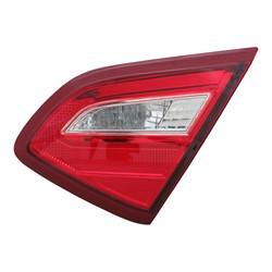 2016-2017 Nissan Altima Passenger's Inner Tail Light Assembly